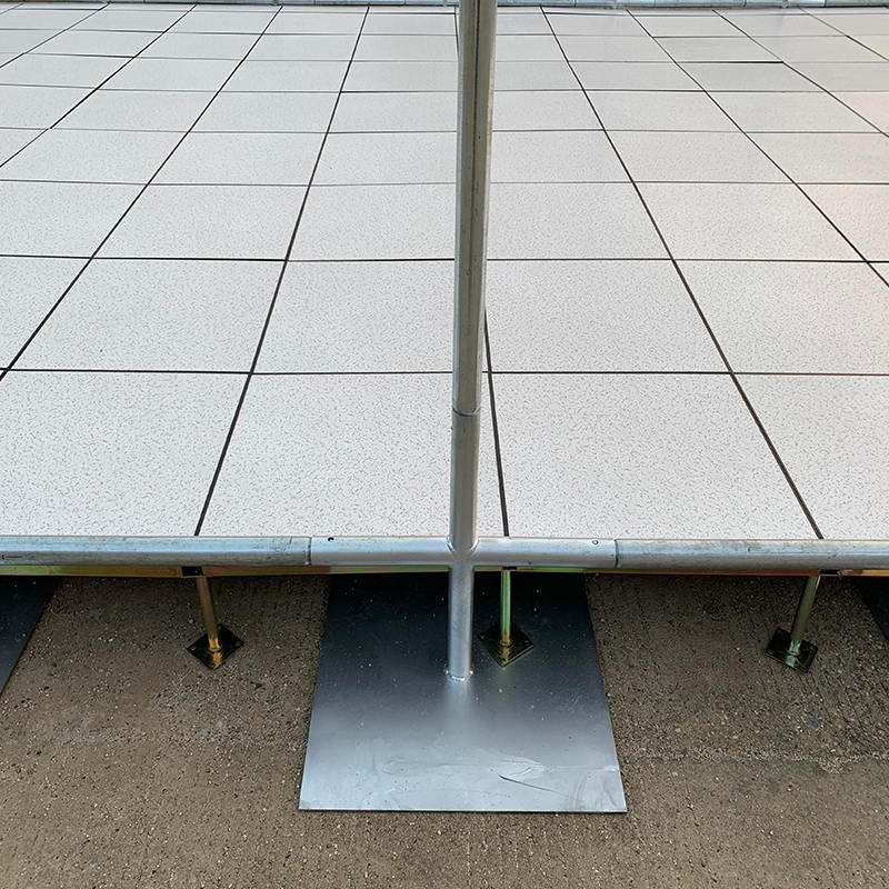 5x7m 유형 막으로 덮인 강철 프레임 구조 구호 텐트